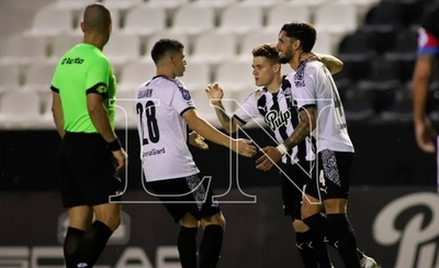Diario HOY | Libertad continúa firme hacia el título