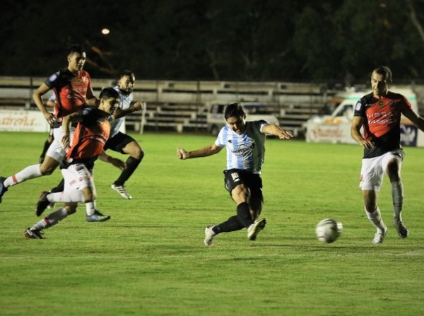 Paridad en Villarrica en el cierre de la 15ª fecha - APF