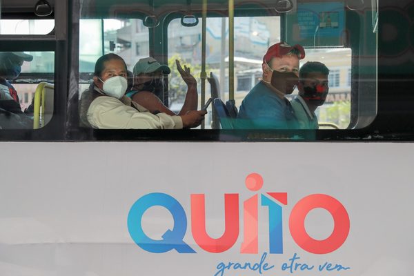 El gremio del transporte suspenderá el servicio en la capital ecuatoriana - MarketData