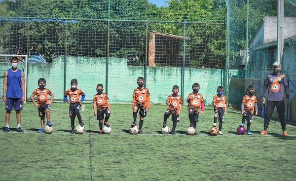 Crónica / “BRUNO CAÑETE”. Academia de fútbol que surgió como una promesa