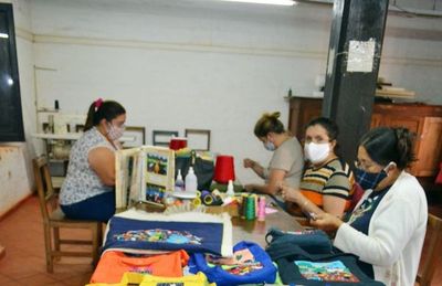 En Taller de Hermandad se ingenian las mujeres - Nacionales - ABC Color