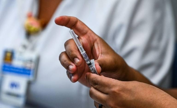 Diario HOY | Una mujer italiana recibe por error seis dosis de la vacuna de Pfizer-BioNTech