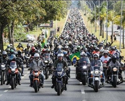 Brasil: En plena segunda ola de covid-19 multitudinaria concentración fue liderada por Bolsonaro en el día de las madres