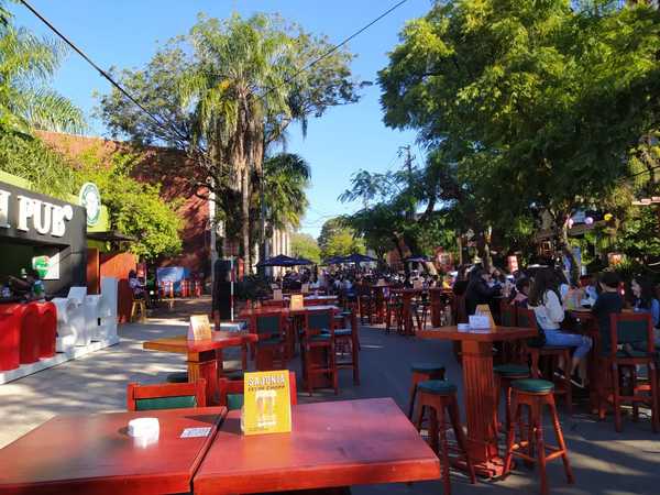 Celebran buena aceptación de la modalidad de bares en las calles - Megacadena — Últimas Noticias de Paraguay