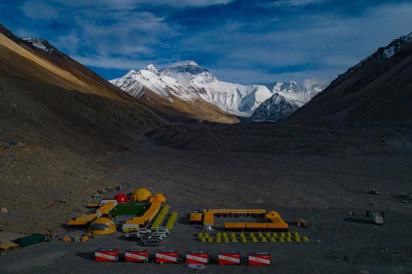 China divide la cima del Monte Everest: no permitirá contacto entre los escaladores del lado tibetano con los del nepalí – Prensa 5