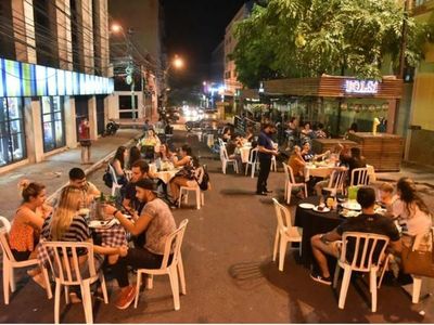 Apertura de bares en las calles de Asunción fue un éxito este fin de semana afirman desde el sector | Ñanduti