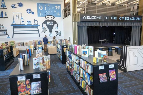 La “última frontera” de Florida le cambia la cara a las bibliotecas públicas - Cultura - ABC Color