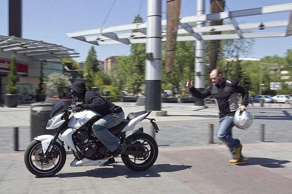 Funcionario municipal fue despojado de su motocicleta por motochorros