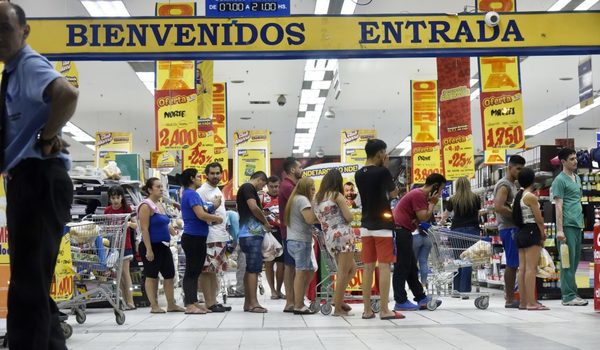 Supermercados vuelven a horario normal desde mañana y aguardan concurrencia por los días feriados