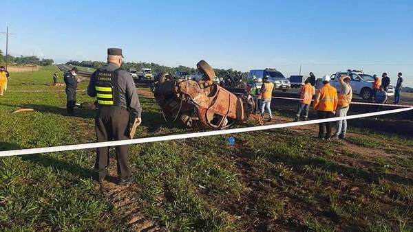 Trágico accidente: Se dirigía a su trabajo pero perdió la vida en un vuelco de vehículo