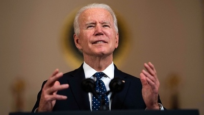 Biden anuló una regla de Trump y devolvió la protección de salud a gays y transgénero | .::Agencia IP::.