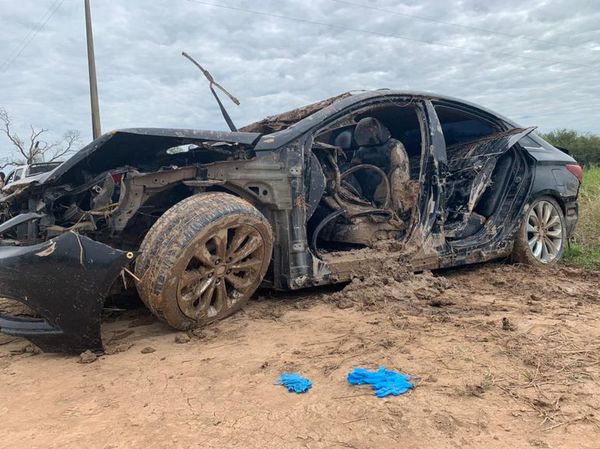 Cayeron a un tajamar: tres ahogados en accidente vehicular en Boquerón - Nacionales - ABC Color