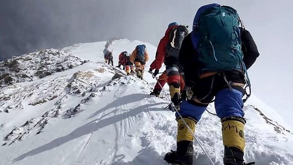 China planea demarcar frontera en la cima del Everest debido al coronavirus