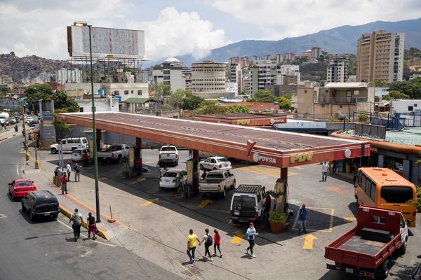 Agricultores alertan de desabastecimiento por falta de gasóleo en Venezuela - MarketData