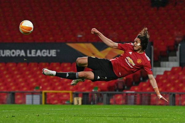 Cavani amplía su contrato con el United - Fútbol - ABC Color