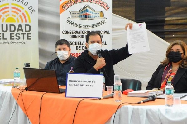 Prieto se defiende y señala que denuncias de corrupción están «movidas por intereses políticos» | OnLivePy