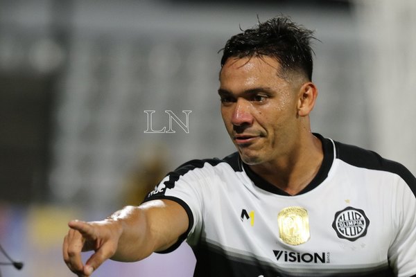 Walter González pidió disculpas a los hinchas de Olimpia luego de “meter la pata”