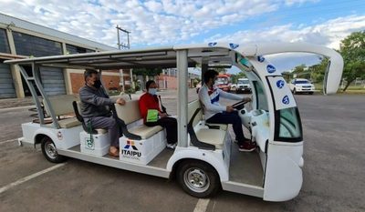 Resaltan concurrencia de adultos mayores en vacunatorios para aplicación de vacunas anti Covid-19