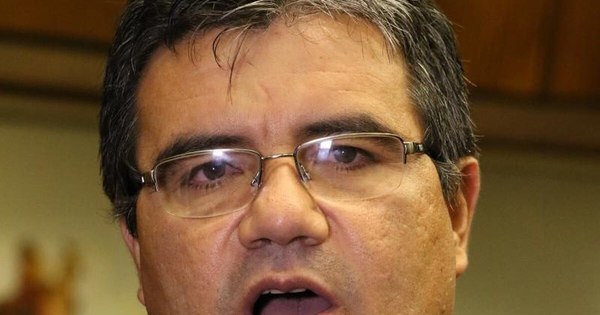 La Nación / Acosta pide no cerrar el debate sobre el proyecto de sanciones del Ejecutivo