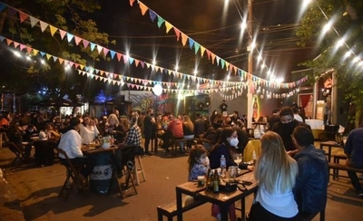 Diario HOY | Destacan exitosa campaña de bares al aire libre en Asunción