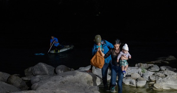 La Nación / La dura realidad que espera a los migrantes en EEUU