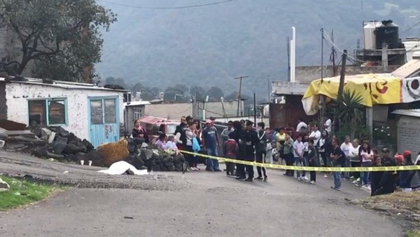 Dantesco: Sicarios asesinan a bebé y a hombre en centro de vacunación de México