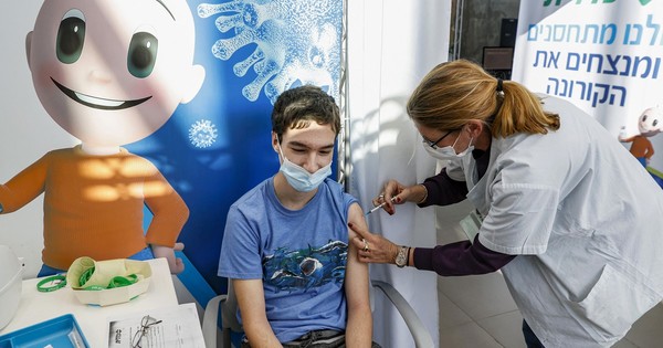 La Nación / EEUU autoriza vacuna de Pfizer para adolescentes