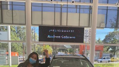 Doble alegría en mayo: Venció al COVID y retiró su auto 0 Km