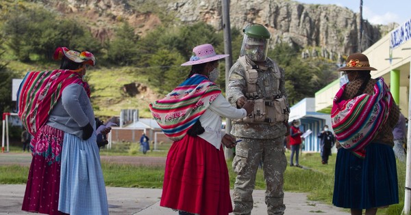 La Nación / Bolivia dice que son suyas danzas declaradas por Perú como patrimonio nacional