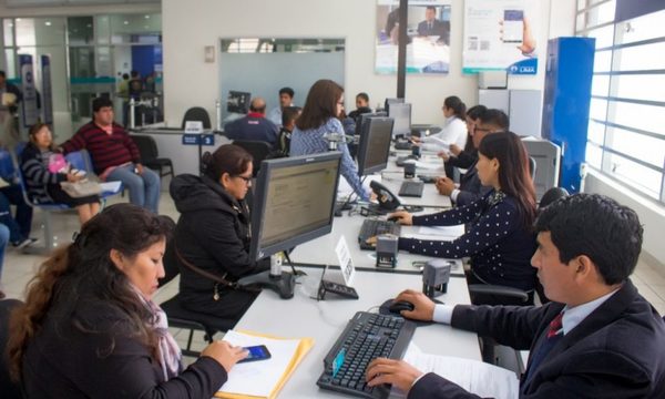 Falta de datos, atrasos y proyectos inviables frenan crédito, según bancos