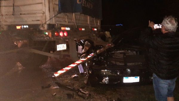 Intendente de Bella Vista sale ileso tras choque contra camión en Itapúa