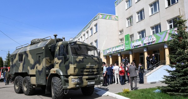 La Nación / Al menos 7 muertos en un tiroteo en una escuela de Rusia