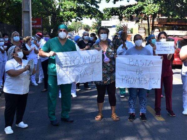 Enfermeros exigen cumplimiento de las normas que regulan la profesión