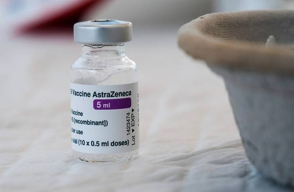 Diario HOY | Países Bajos detecta 15 casos de trombos con AstraZeneca, 6 en mayores de 60