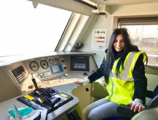 Angélica Denis: la primera paraguaya en manejar trenes en España