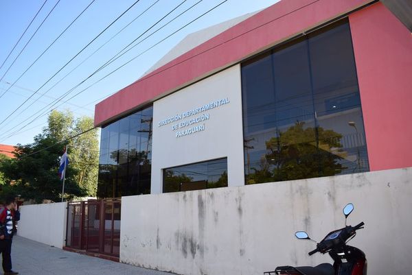 Piden nombrar ”urgente” a director de Educación Departamental en Paraguarí - Nacionales - ABC Color