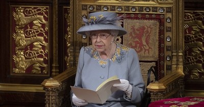 La Nación / Isabel II reaparece para presentar el programa de “recuperación nacional” de Johnson