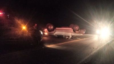 Camioneta que transportaba oxígeno vuelca en Coronel Bogado