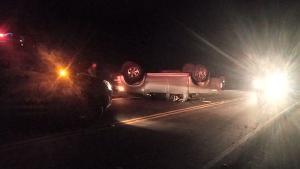 Camioneta que transportaba oxígeno vuelca en Coronel Bogado