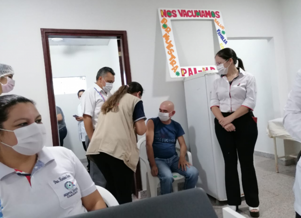 Sigue el descenso de casos de covid y bajó índice de mortalidad, afirman