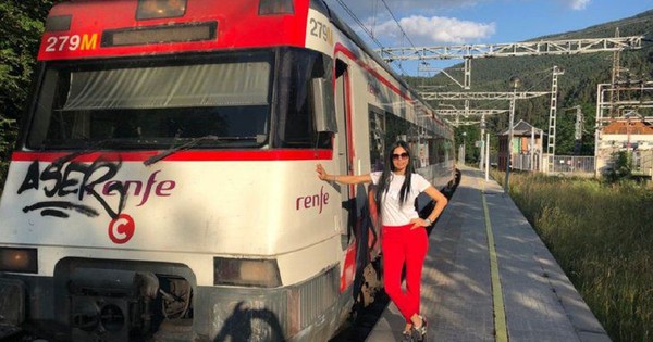 La Nación / Paraguayos por el mundo: Angélica Denis, primera compatriota que conduce trenes en España