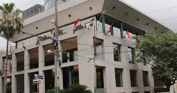 La Nación / Plural: diputados tienen posturas contrarias sobre pérdida de investidura