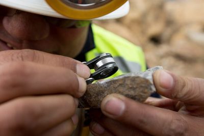 Inversiones mineras en Perú crecen 25 % en marzo alentadas por el estaño - MarketData