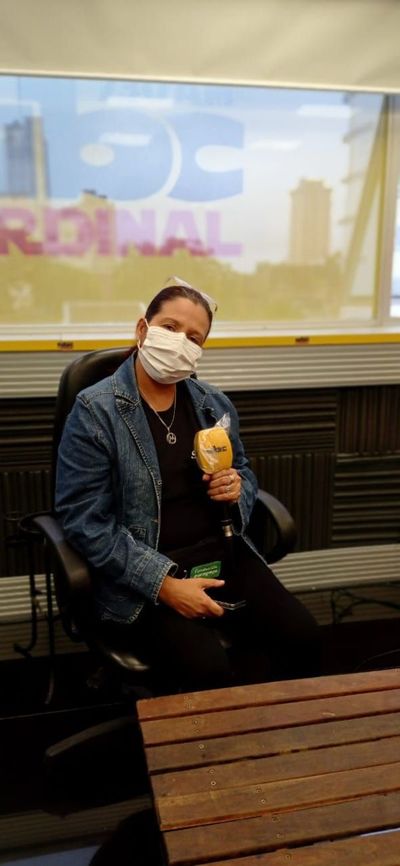 Melly Jara: La yuyera que se moderniza y reinventa mediante Twitter - Ancho Perfil - ABC Color