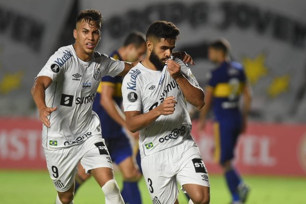 Santos vence a Boca Juniors y sube al segundo lugar