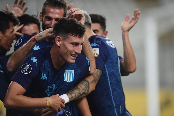 Racing bate a Sporting Cristal y es líder momentáneo del Grupo E