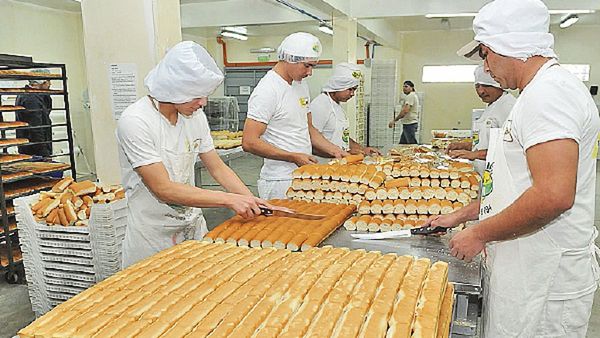 Se encarece el trigo y sube el precio de panes y fideos