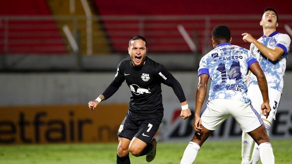 Bragantino derrota a Emelec y se acerca al liderato