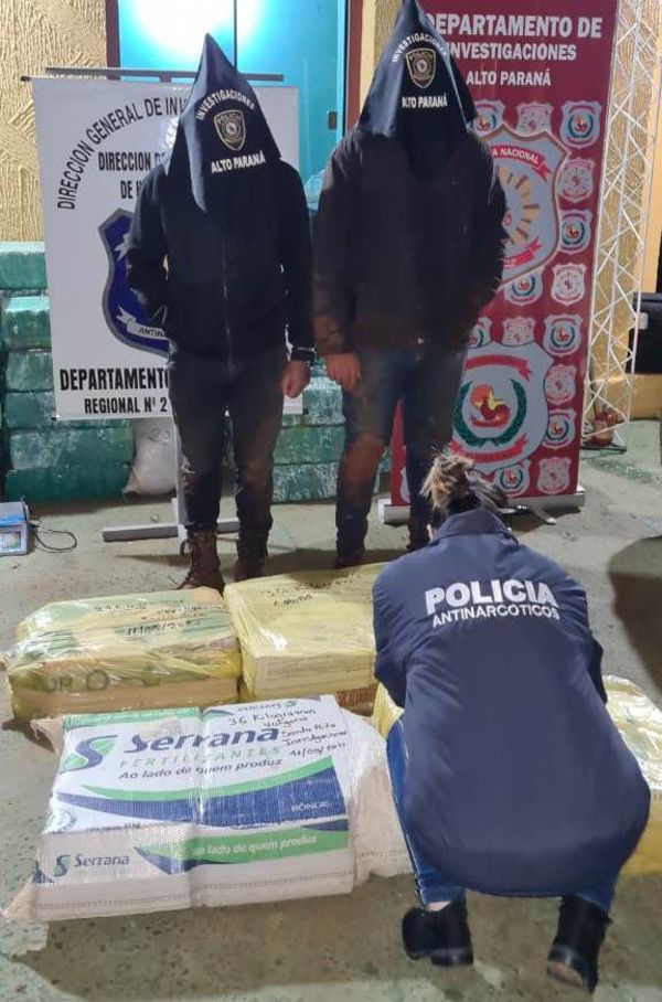 Interceptan dos automóviles e incautan 137 kilos de marihuana - ABC en el Este - ABC Color