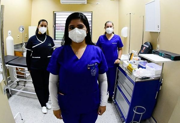 Salud destaca labor incansable de profesionales de enfermería en su día
